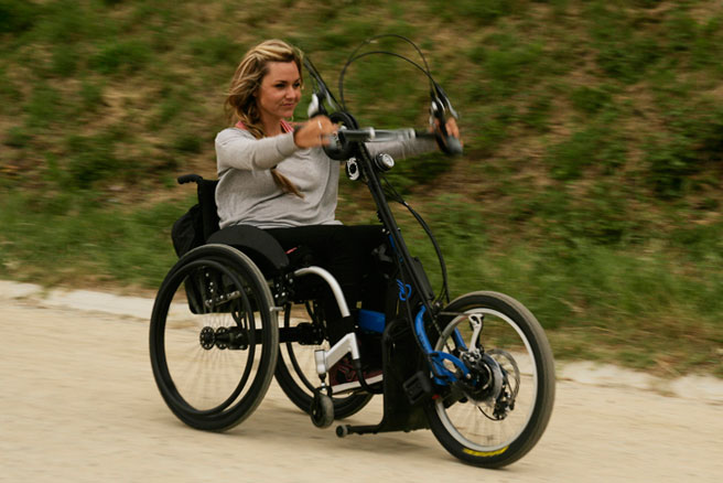 wheelchair-handbike-attachment