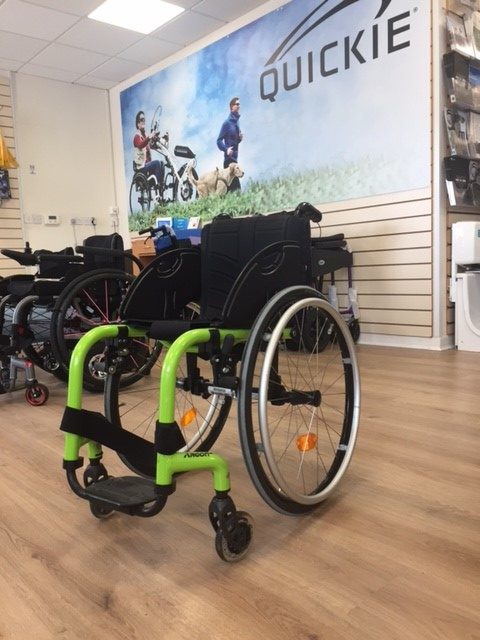 Quickie argon 2 30cm x 30cm childrens active wheelchair ex demo